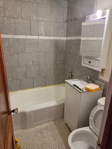 226 S 76th St #2 Photo 1