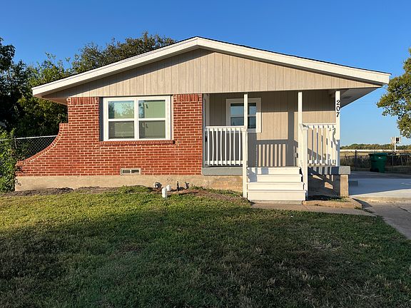 2nd image of 207 Wilmer Heights Dr