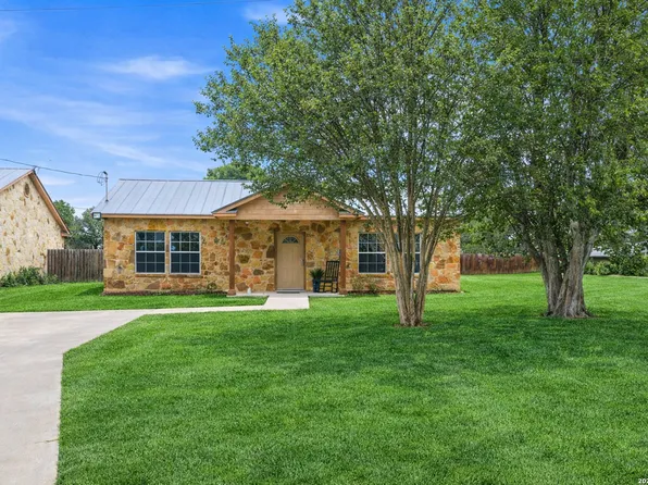 414 Harl St, Pleasanton, TX 78064