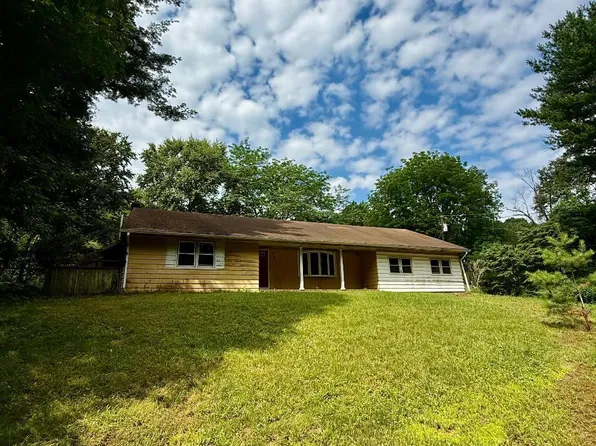 150 Karrville Rd, Port Murray, NJ 07865