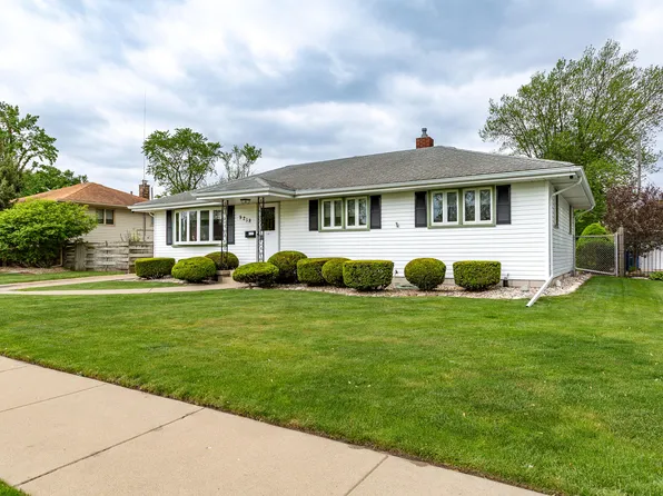 9218 Highland Pl, Highland, IN 46322