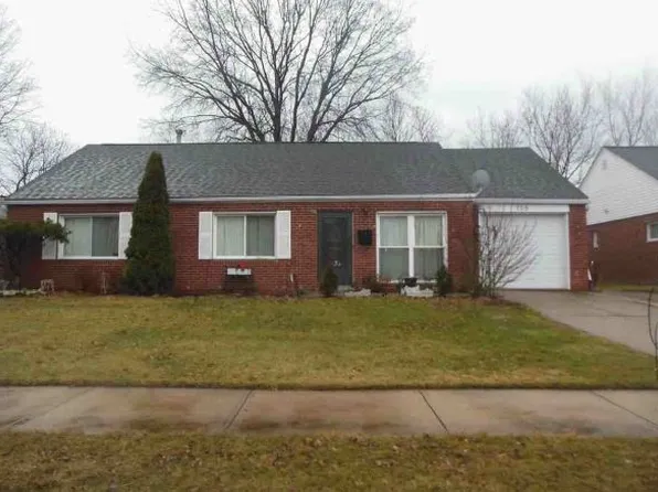 705 Walnut Dr, Euclid, OH 44132