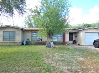 1514 E Bowie St, Beeville, TX 78102