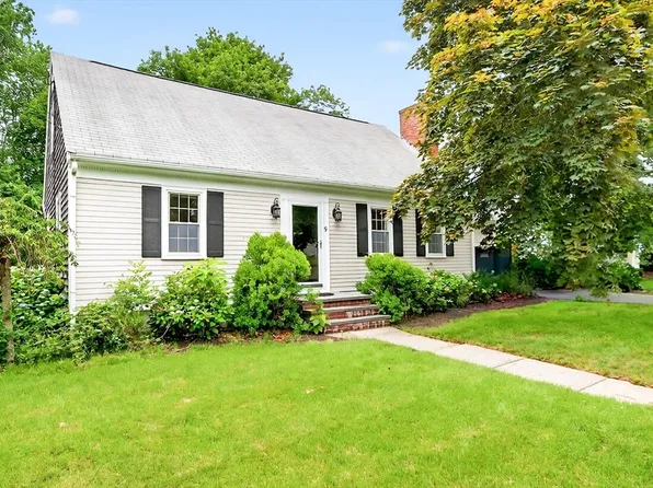 9 Arrowhead Ln, Dartmouth, MA 02748