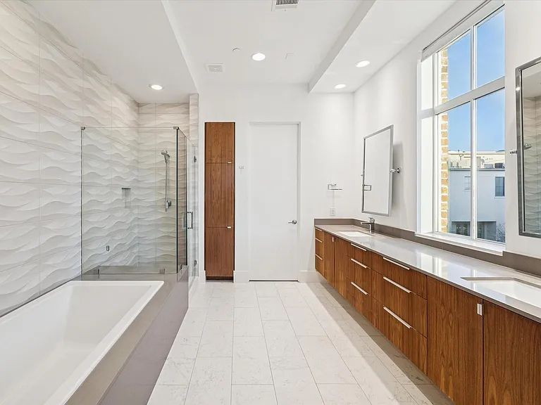 1430 Lake Pointe Pkwy — Photo 12