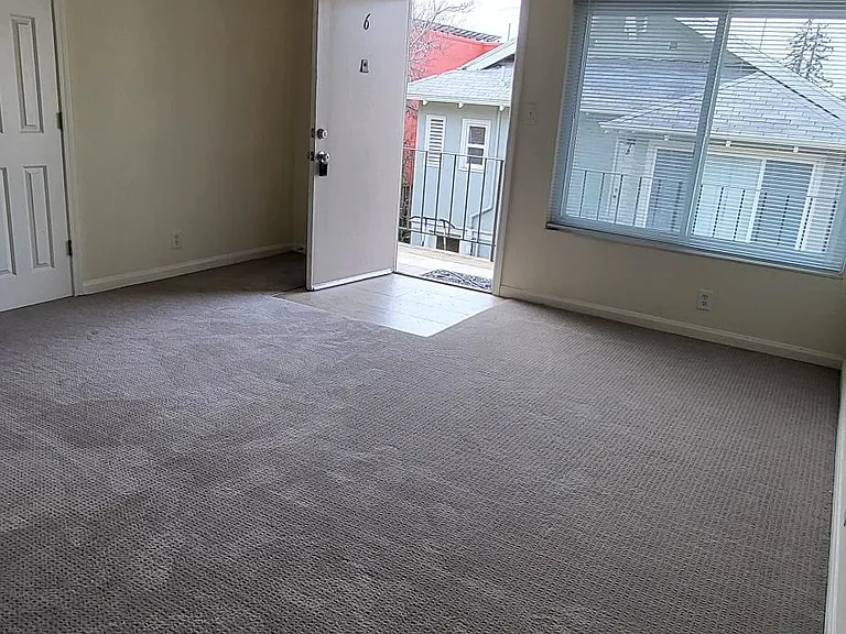 2313 Roosevelt Ave #6 — Photo 3