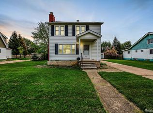 8426 McKinley Ave, Center Line, MI 48015