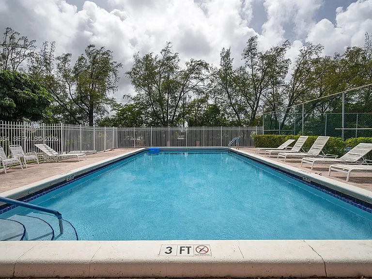 5911 NE 14th Ln #205S — Photo 16