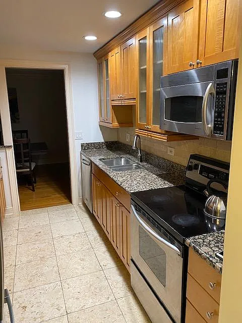 2 bed, 1100 sqft, $1,980 — Photo 4