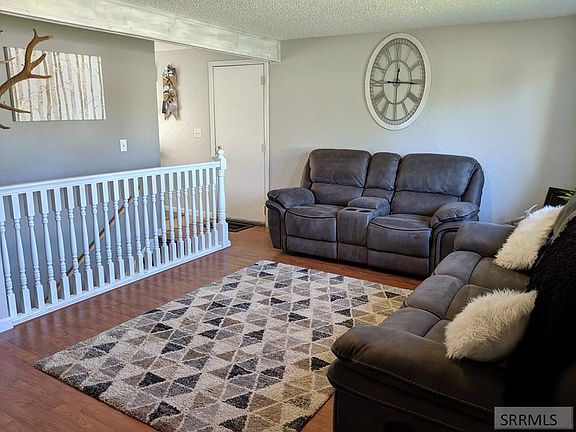 2nd image of 570 Meppen Dr