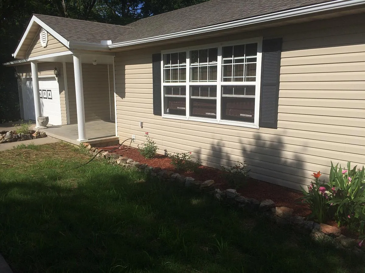5 bed, 3100 sqft, $1,800 — Photo 4