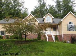 2112 Hillary Dr, Morgantown, WV 26508