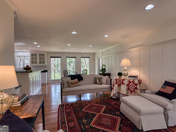 4th image of 4 Wayne St SW