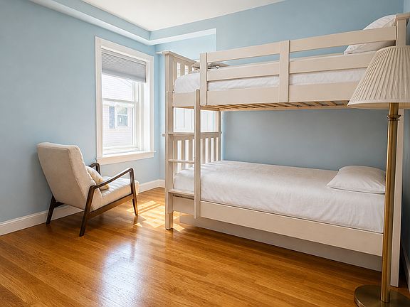 5th image of 146 Berkshire St APT 2