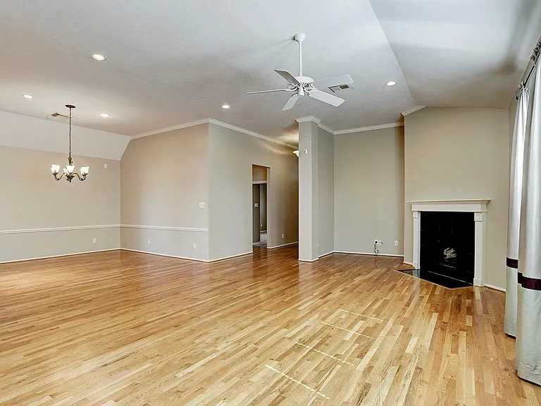 9907 Kemp Forest Dr — Photo 7