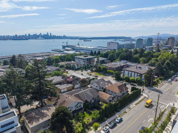 419-411 E 3rd St #417, North Vancouver, BC V7L 1G3
