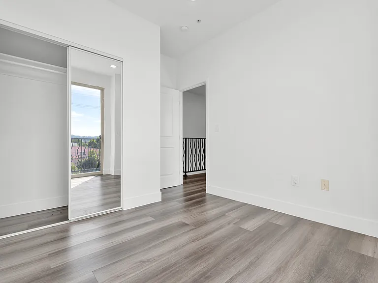 6006 N Klump Ave — Photo 9