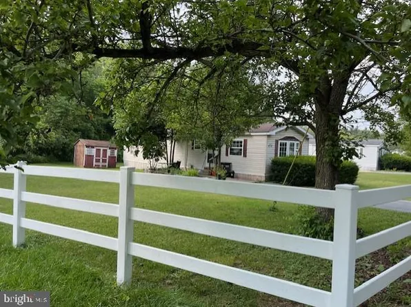 474 Douglas Dr, State College, PA 16803