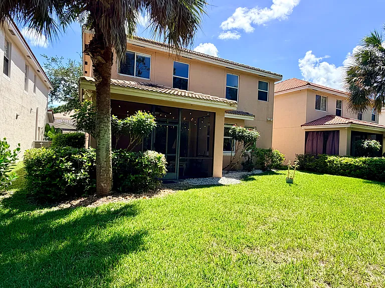 5745 SE Crooked Oak Ave — Photo 14