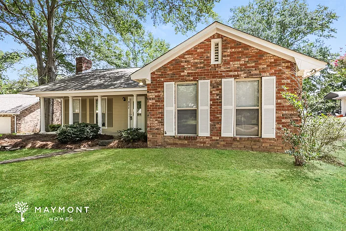 3 bed, 2.0 bath, 1800 sqft, $1,995 — Photo 3