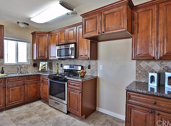 3rd image of 66696 Desert View Ave