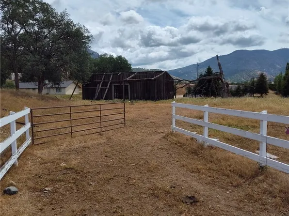 8121 Monreal Dr Lot 261, Sanger, CA 93657