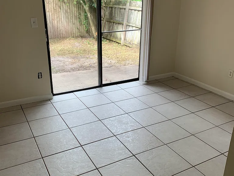 200 Sevilla St #B — Photo 16
