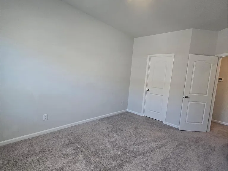 5240 Kinsbridge Dr — Photo 22