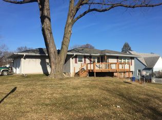 203 N 13th St, Clinton, IA 52732