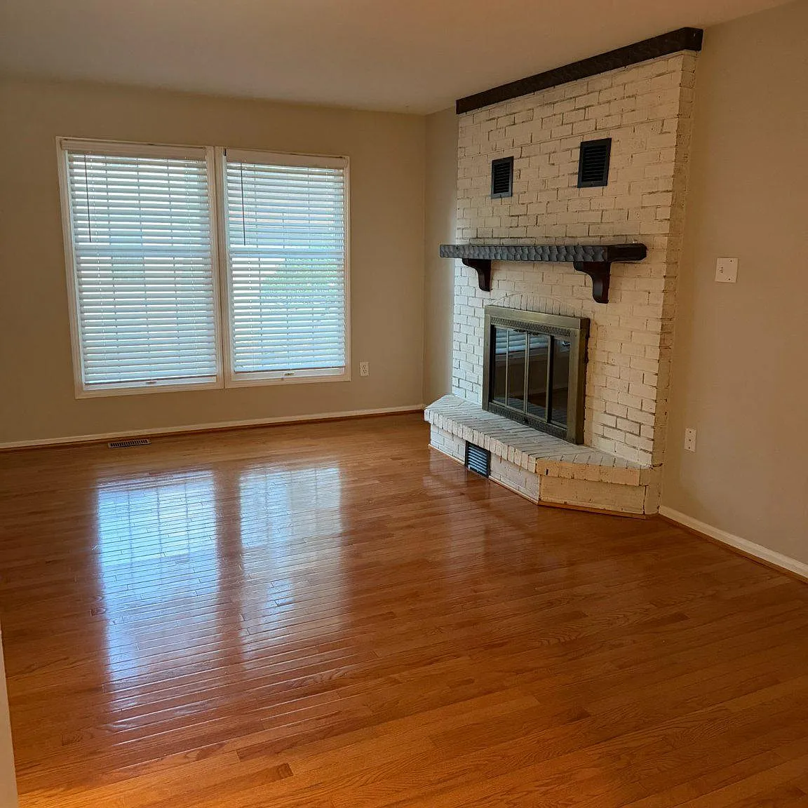 4 bed, 3.5 bath, 2652 sqft, $3,400 — Photo 3