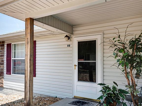 3rd image of 8 Valley View Dr E #B