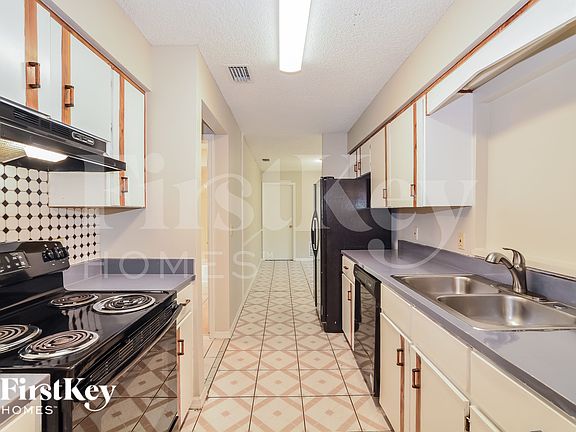 5th image of 969 Fountainhead Dr