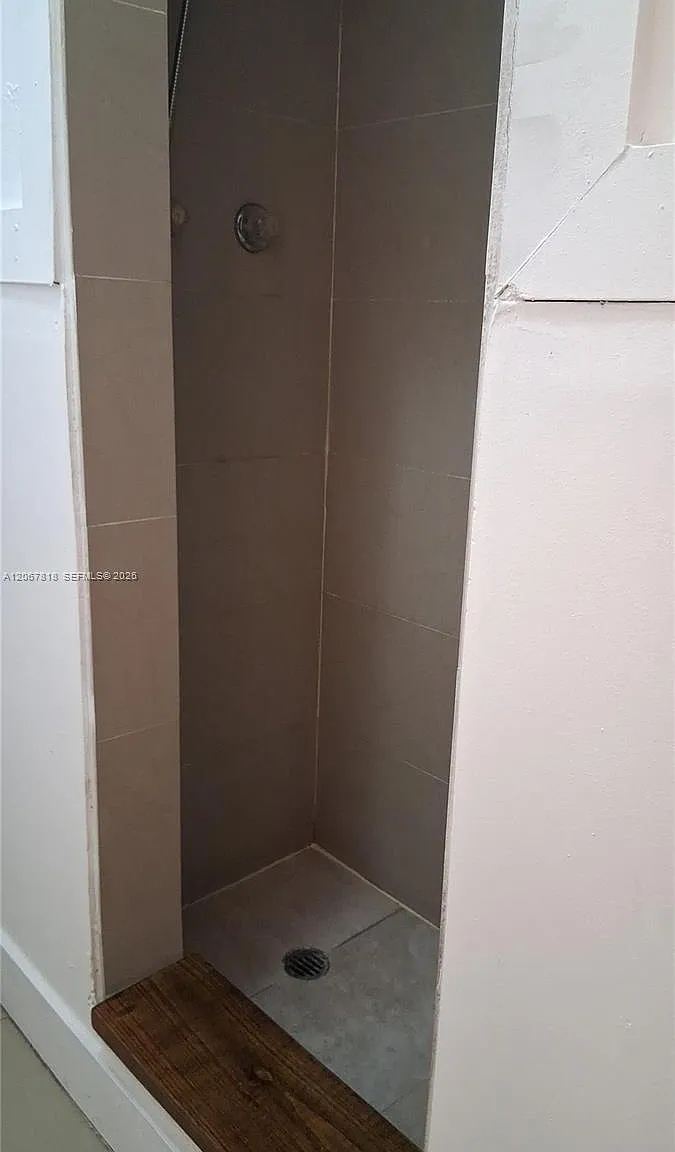 Colonial Plaza Condo — Photo 3