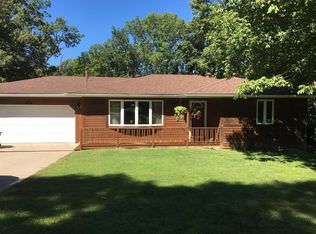 11401 Oak Point Dr, West Burlington, IA 52655