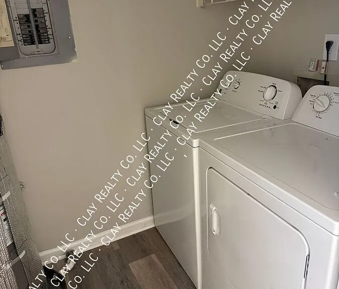 920L Highland Ave — Photo 10