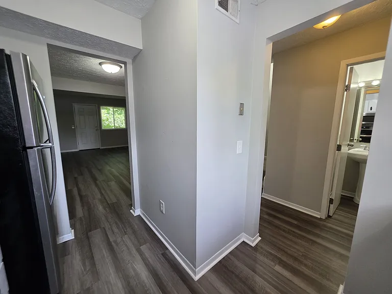 942 S Spring Rd — Photo 6