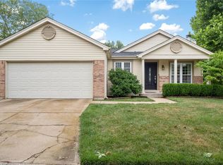 810 Weathervane Ct, Ballwin, MO 63021