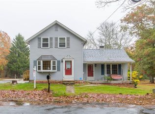 102 Highview Ave, Hope Valley, RI 02832
