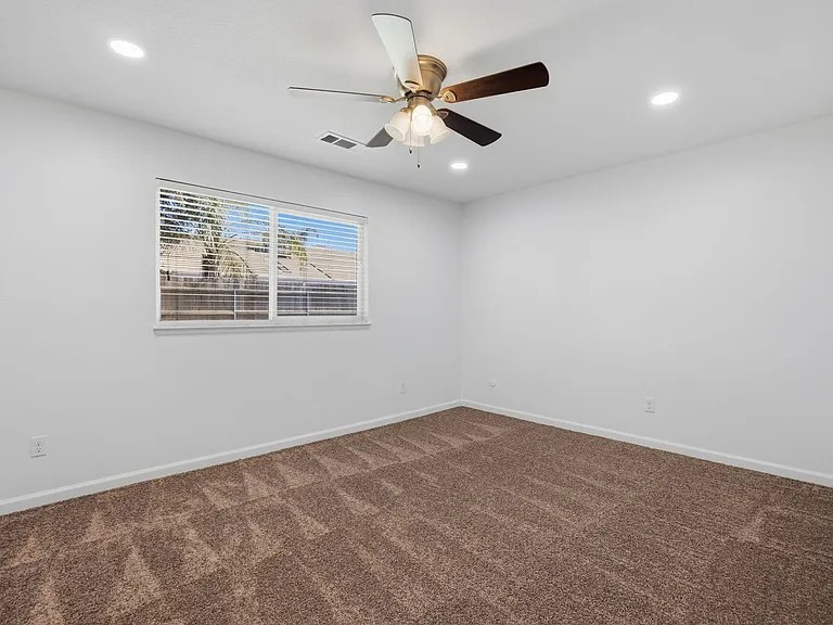 1684 E Walnut Ave — Photo 20