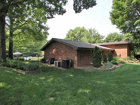5th image of 28 Lakewood Dr