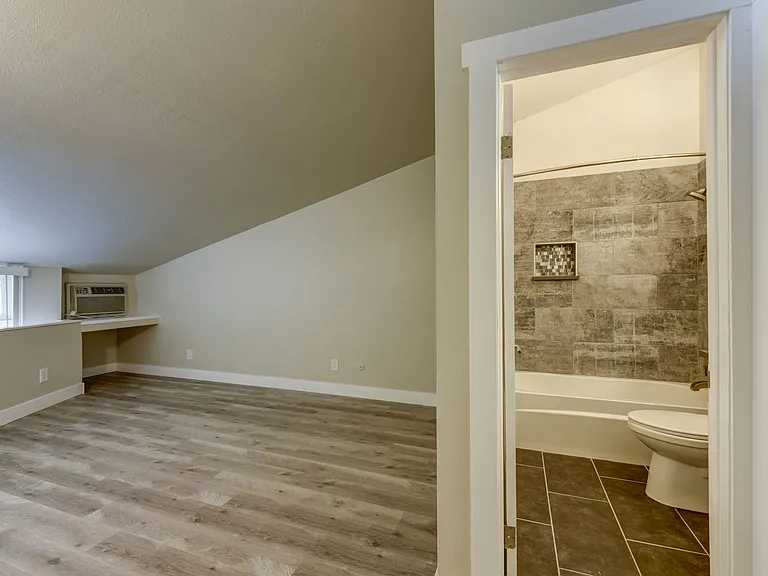 3460 Madison Ave — Photo 17