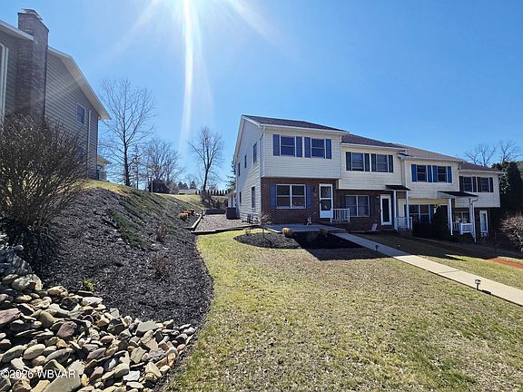 3rd image of 13 Hoover St