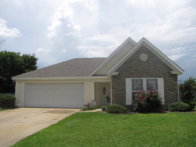 1st image of 417 Fulton Dr