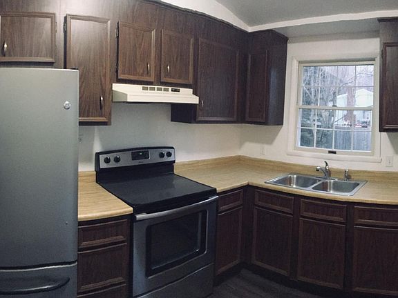 3rd image of 79 Meadowlark Dr