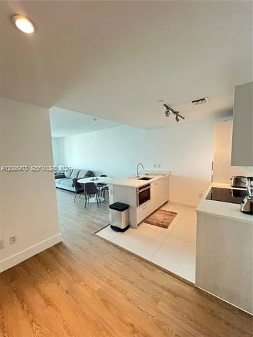 501 NE 31st Street Cu — Photo 3
