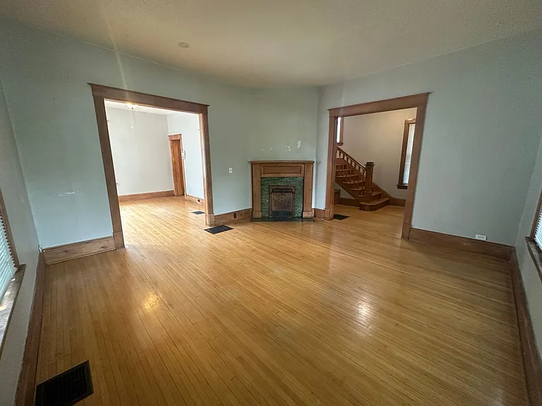 453 Wheeler St N — Photo 7