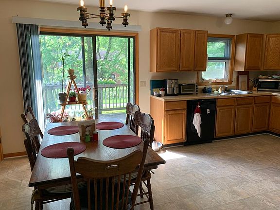 5th image of 202 Woodbine Dr