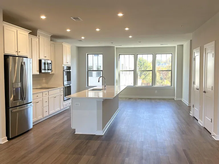 223 B Park Central Ter — Photo 20