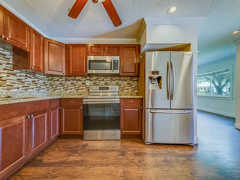 1116 Tangerine St — Photo 13
