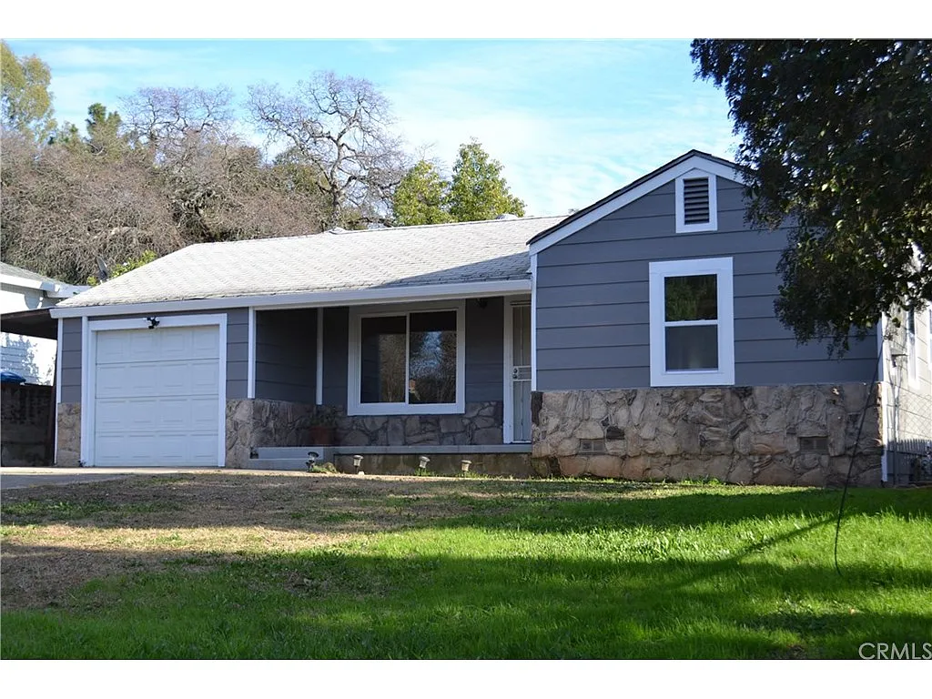 46 Highlands Blvd photo 1